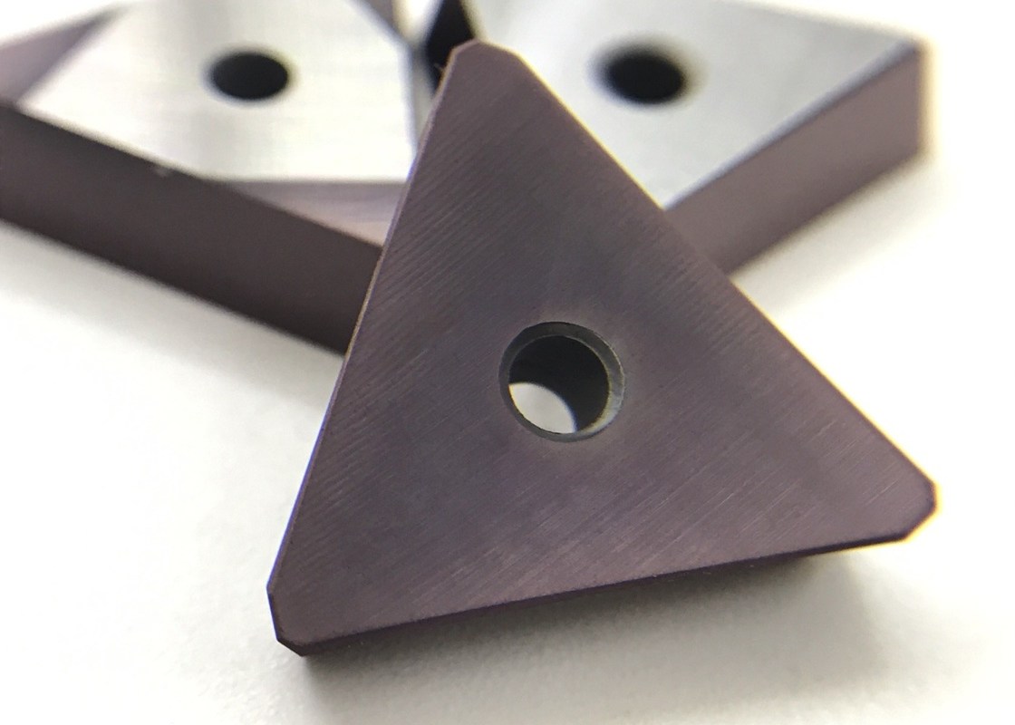 PVD CVD TPKN2204PDER Triangle Carbide Inserts For Roughing Face Milling