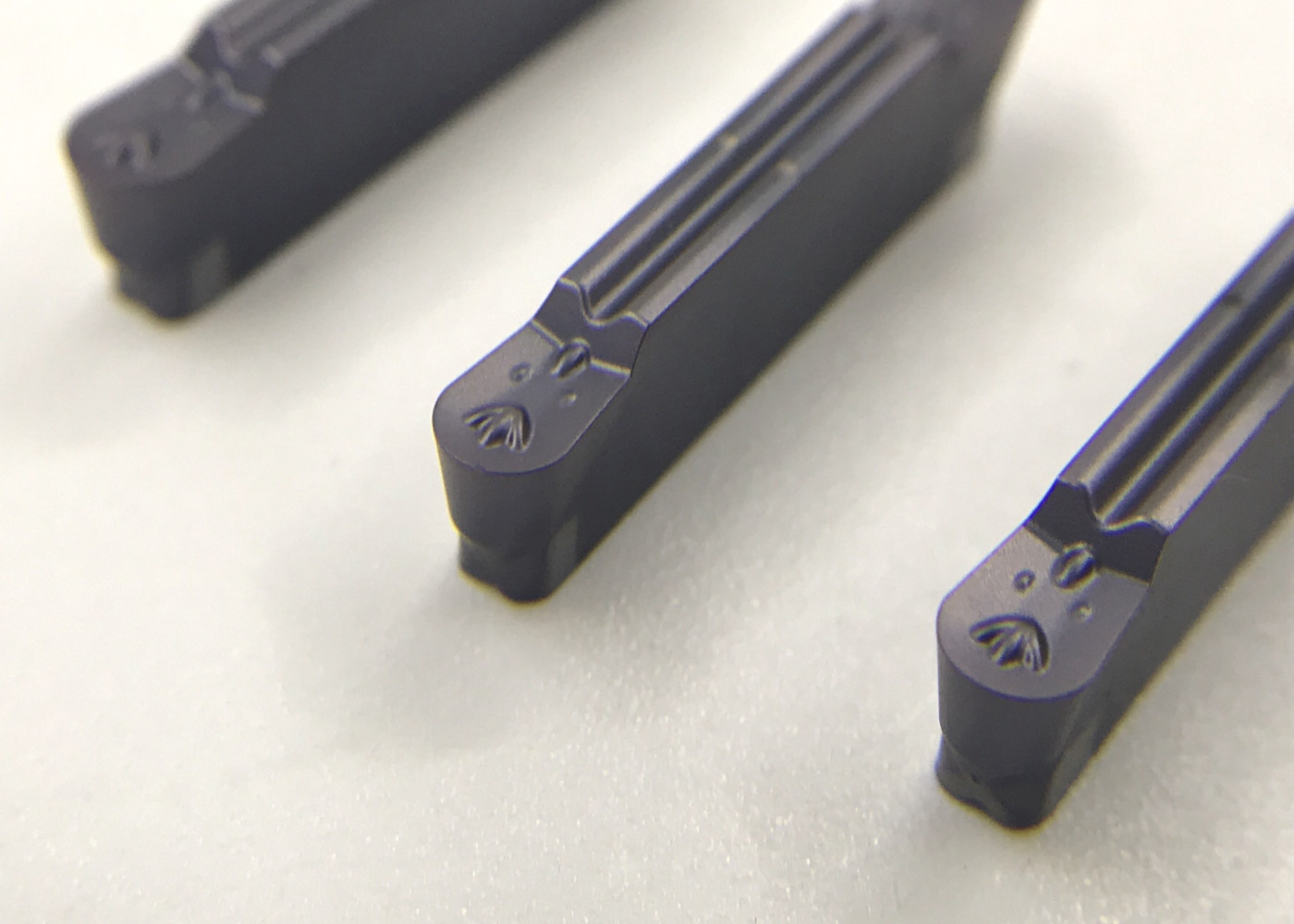 MRMN300 Pcd Grooving Inserts With R3 For Copy Turning & Grooving Of